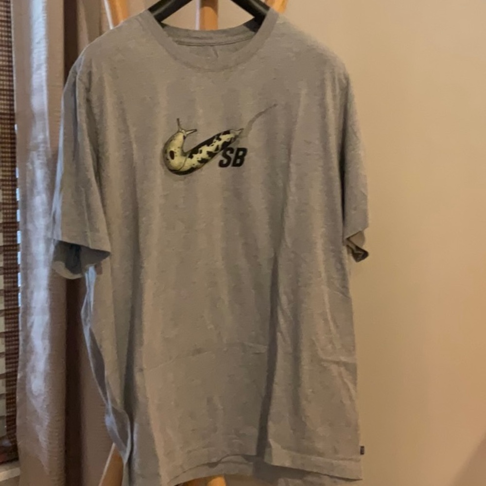 Nike SB T shirt Grey Slug slime trail XXL